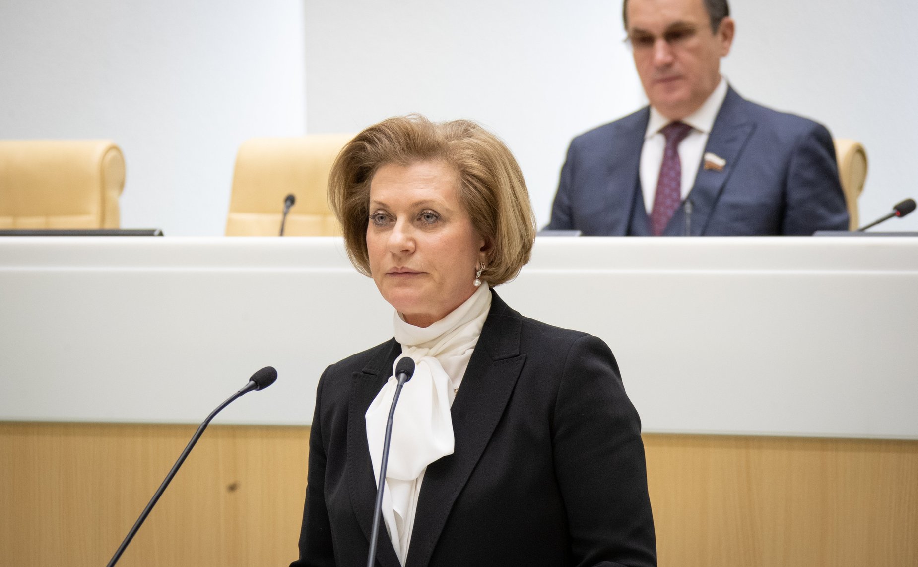 Анна Попова