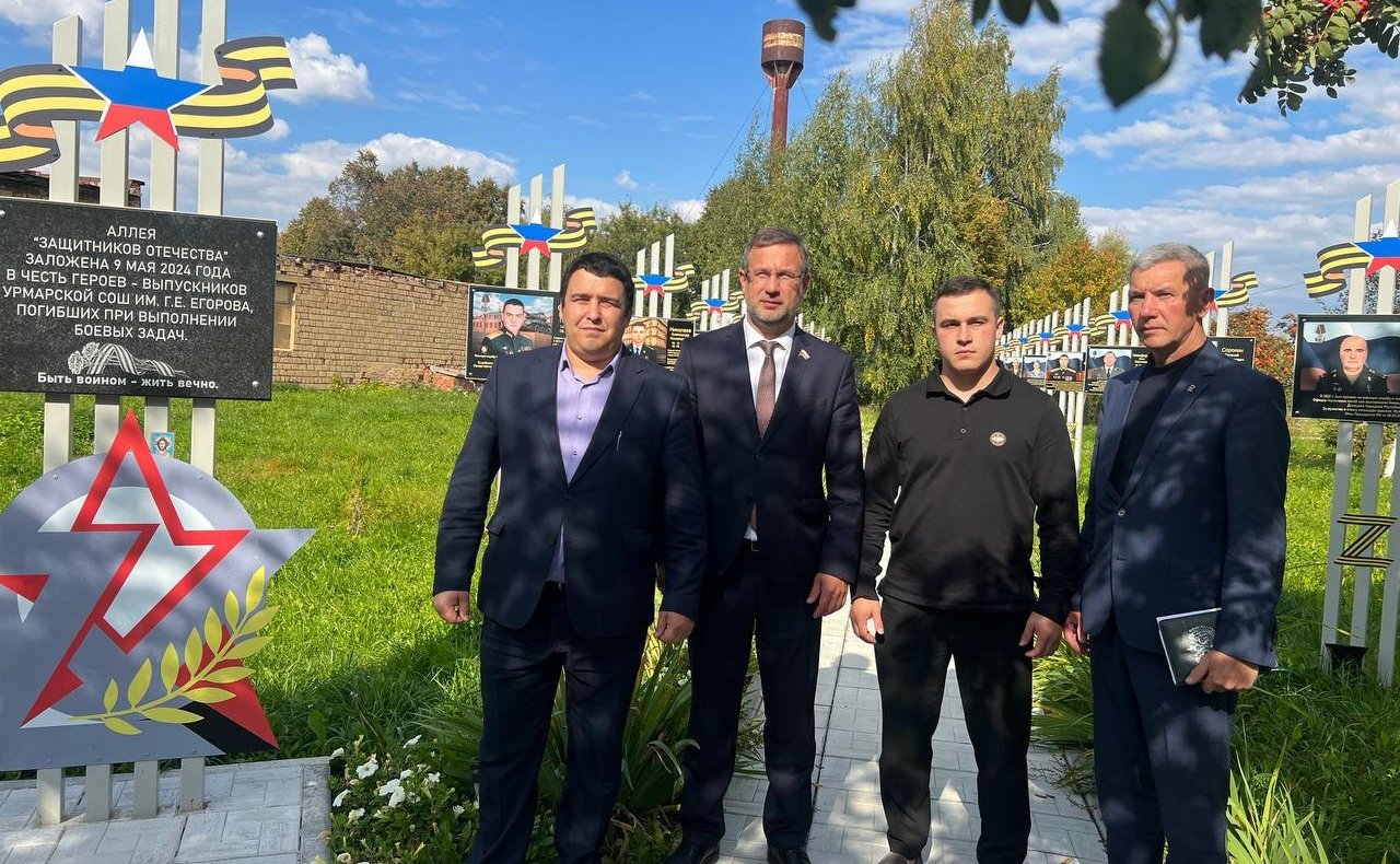 Николай Владимиров провел прием граждан вместе с участником программы «Время СВОих» Иваном Ярусовым