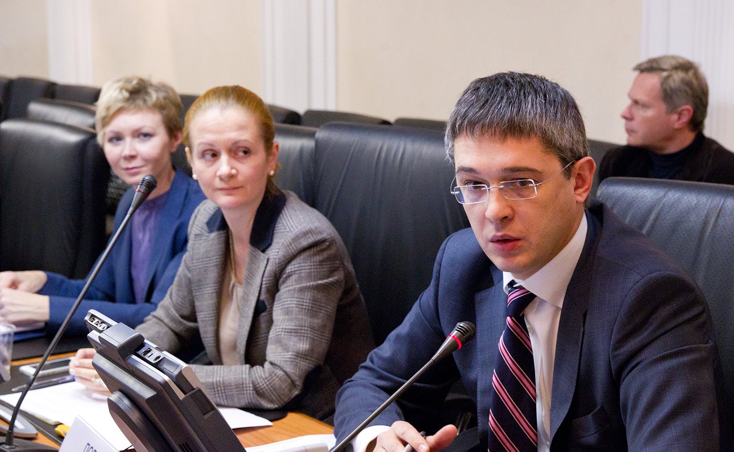 «Круглый стол» на тему «Основные проблемы модернизации системы дошкольного образования в России на современном этапе: законодательный аспект»-7