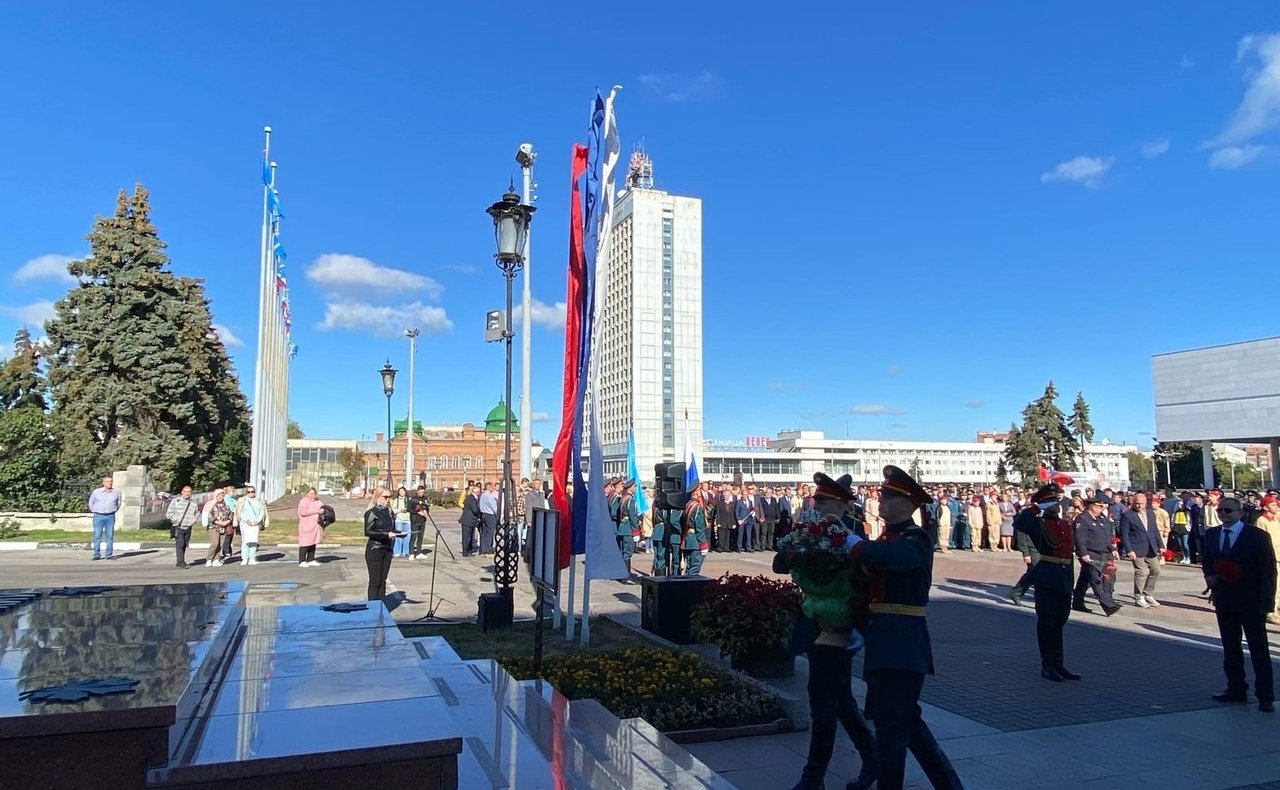 Сергей Рябухин принял участие в митинге-реквиеме в Ульяновске в День солидарности в борьбе с терроризмом