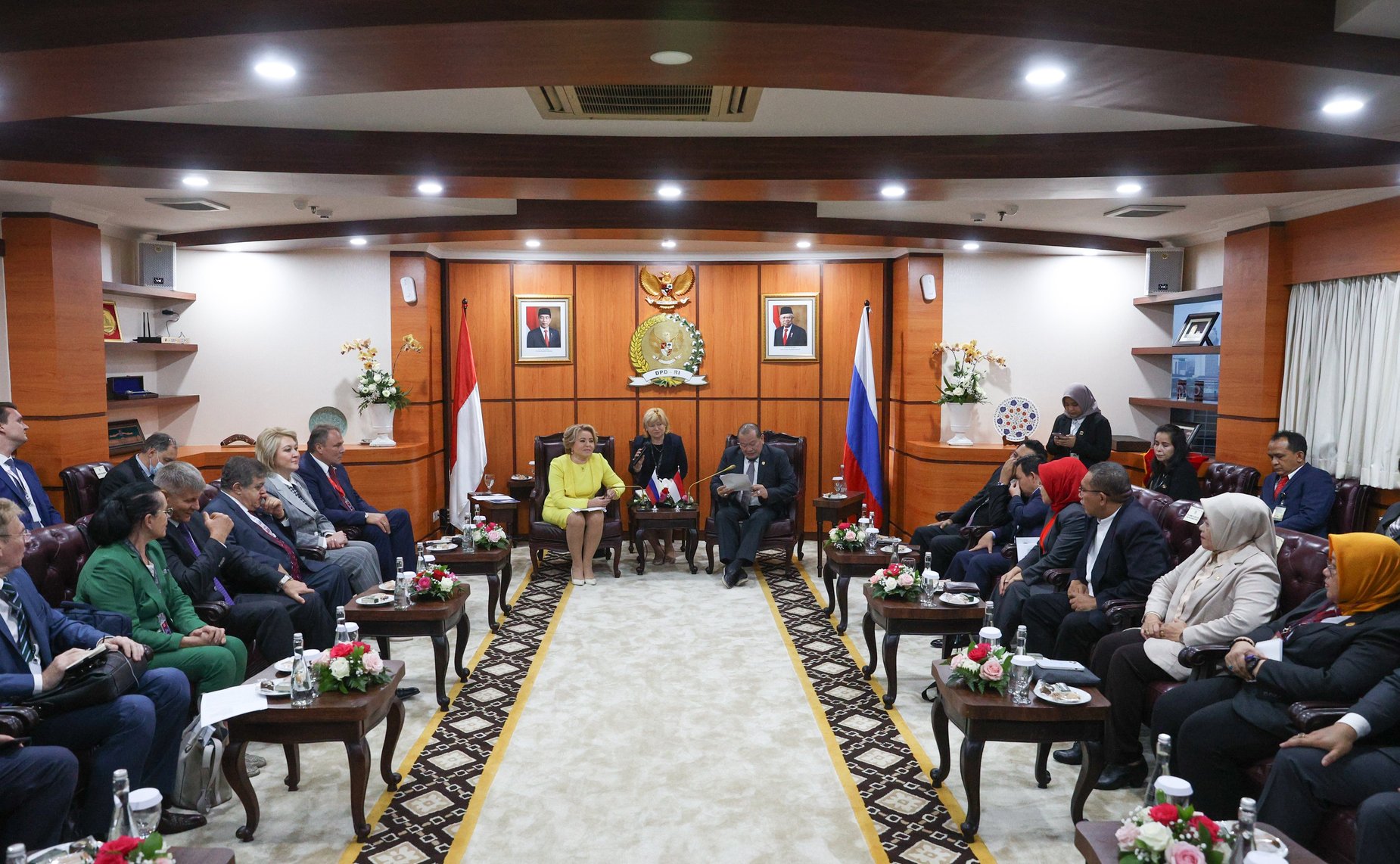 Валентина Матвиенко провела встречу с Председателем Совета представителей регионов Народного консультативного конгресса Республики Индонезии Ла Ньяллой Махмудом Матталитти