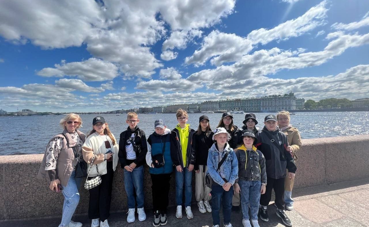 Сергей Мартынов организовал поездку школьников в Санкт-Петербург