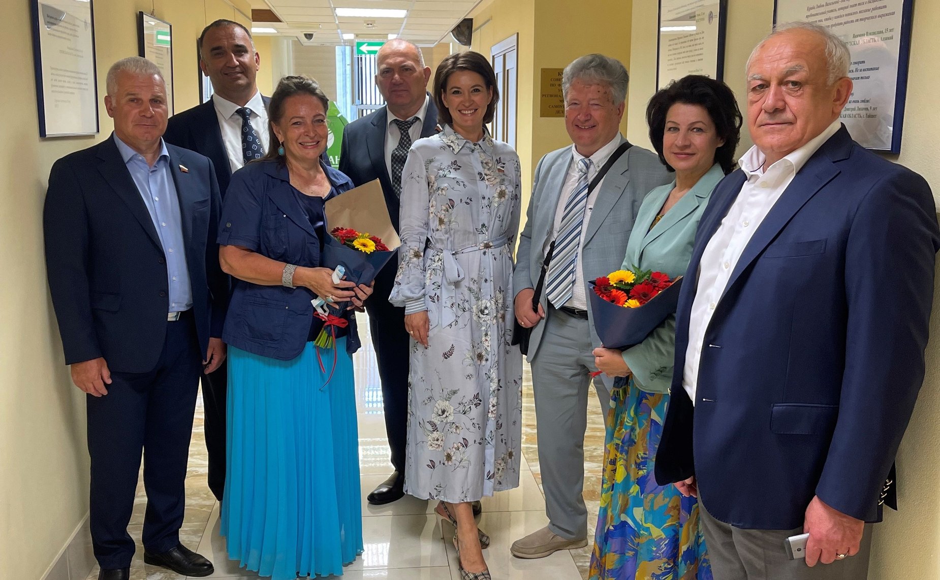 Открытие в Совете Федерации выставки школы-конкурса «Портрет твоего края»