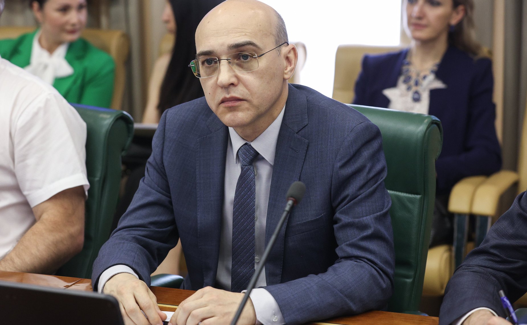 Круглый стол Комитета Совета Федерации по конституционному законодательству и государственному строительству на тему «Проблемы качества оказания юридических услуг: квалифицированное юридическое представительство и адвокатура. Пути взаимодействия»