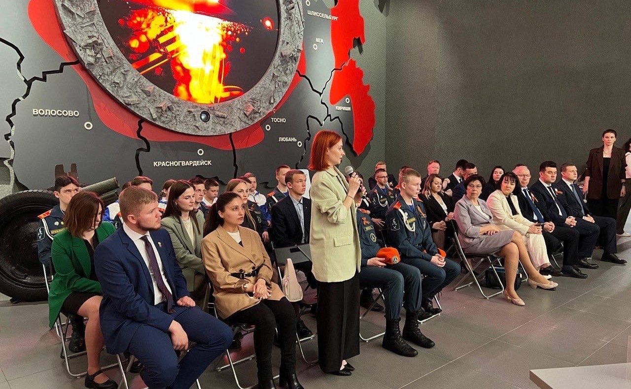 Заместитель Председателя СФ Юрий Воробьев провел заседание Дискуссионного клуба молодежных парламентов Ленинградской и Вологодской областей