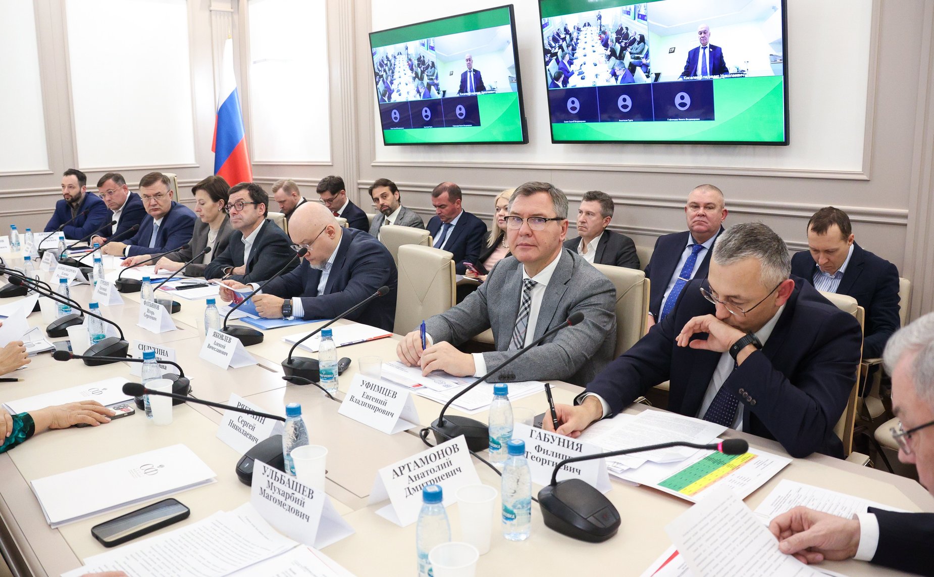 Круглый стол Комитета СФ по бюджету и финансовым рынкам на тему «Проблемы и перспективы развития страхового рынка в России»