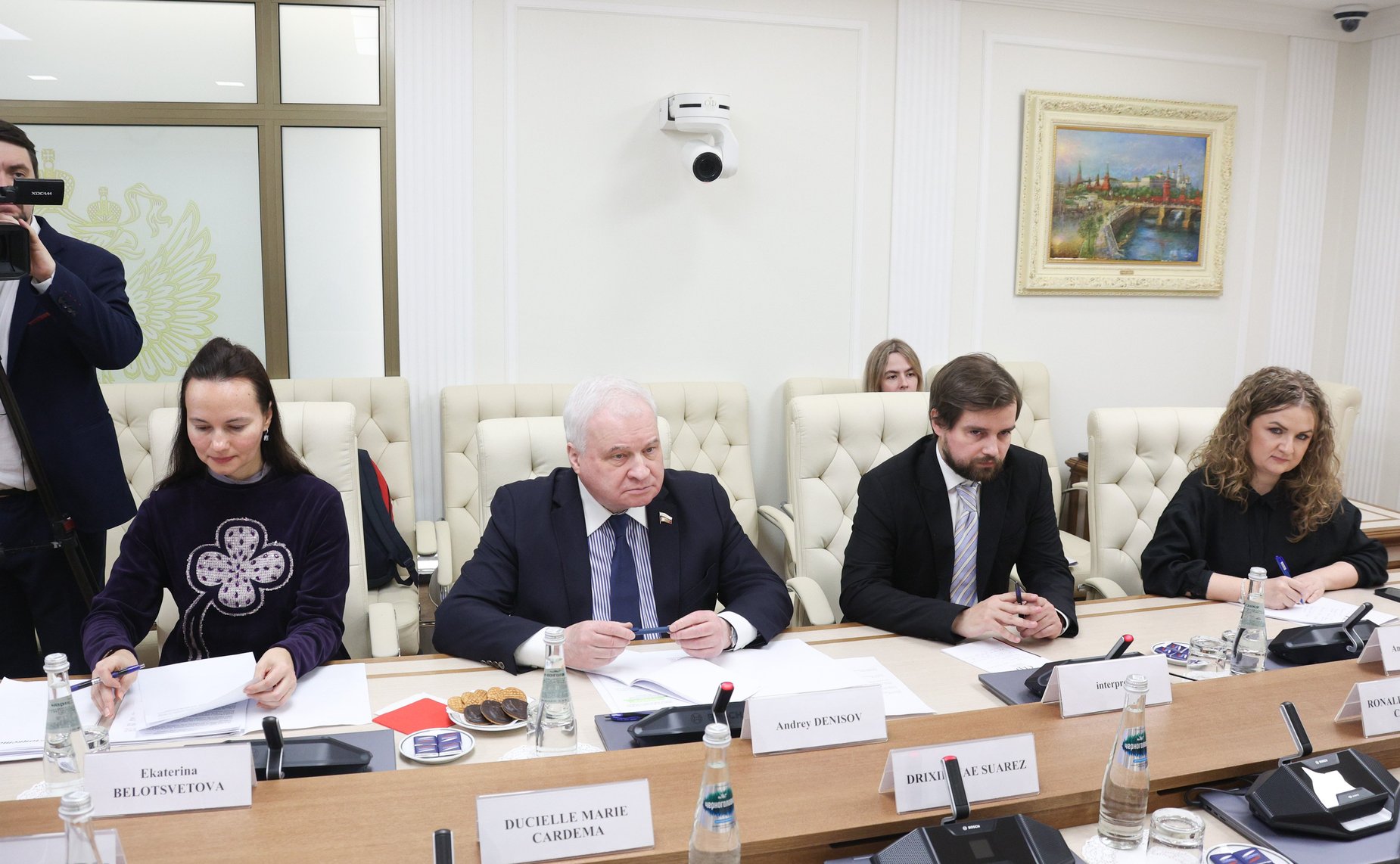 Встреча первого заместителя председателя Комитета СФ по международным делам Андрея Денисова с заместителем Председателя Комитета по обороне Конгресса Республики Филиппины Дрикси Мэй Суарес Кардемой