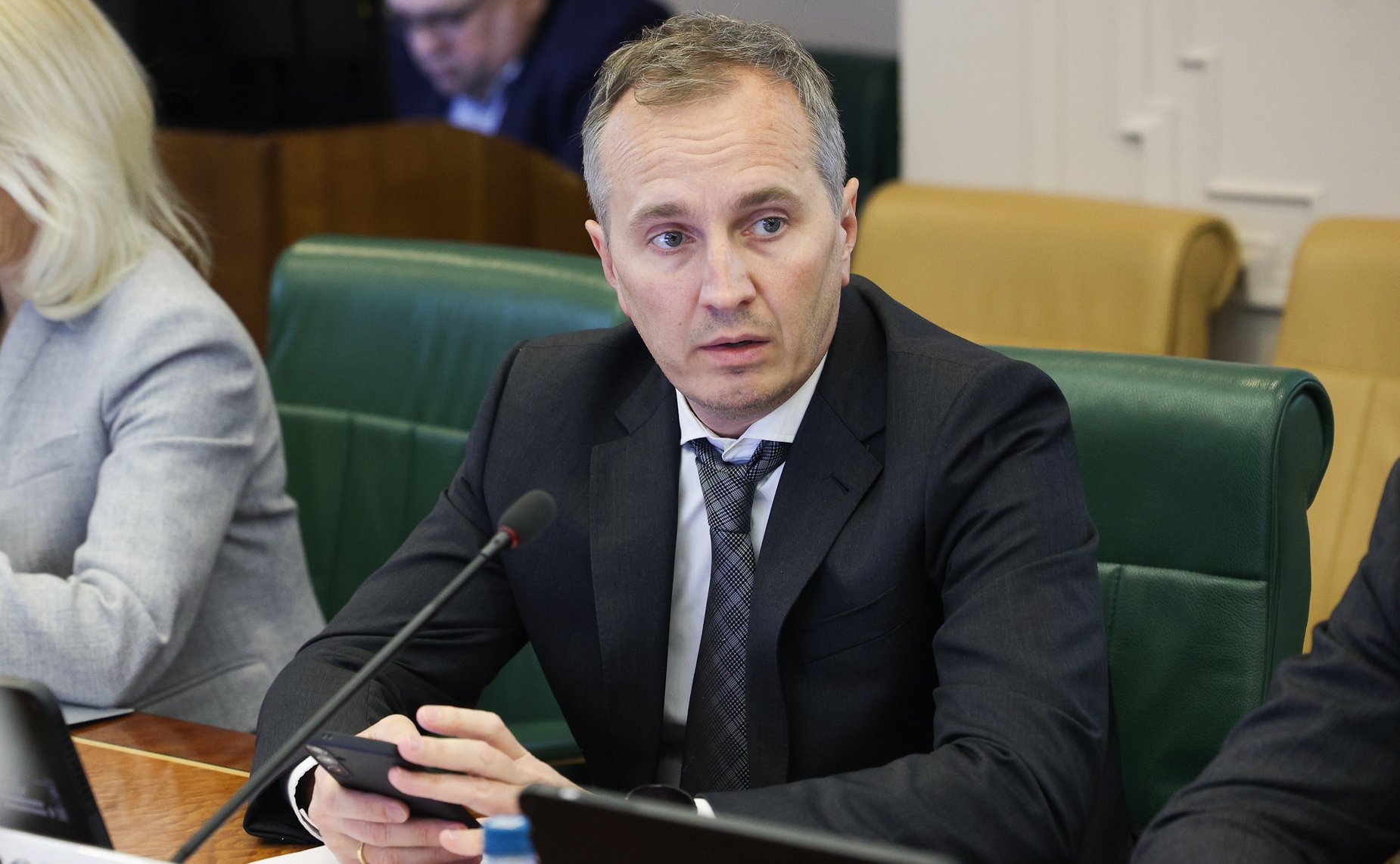 Совещание Комитета СФ по экономической политике «О совершенствовании порядка взаимодействия участников перевозок железнодорожным транспортом и повышении эффективности государственного регулирования в области железнодорожного транспорта»