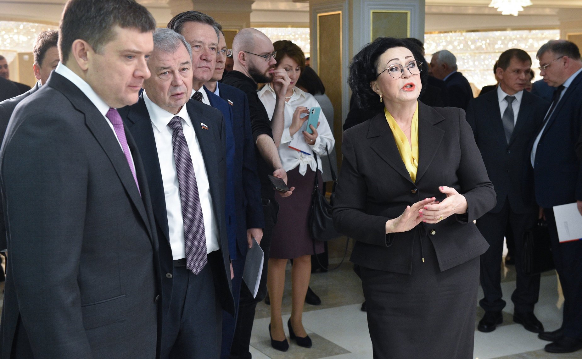 Открытие в Совете Федерации выставки, организованной Счетной палатой РФ, посвященной 30-летию российского парламентаризма и развитию парламентского контроля