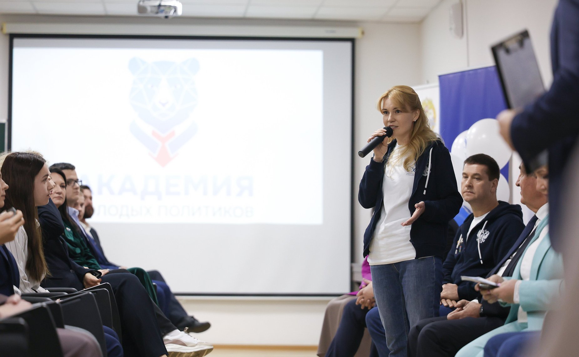 Сенаторы РФ приняли участие в открытии образовательного курса для слушателей Академии молодых политиков в Новгородском филиале РАНХиГС