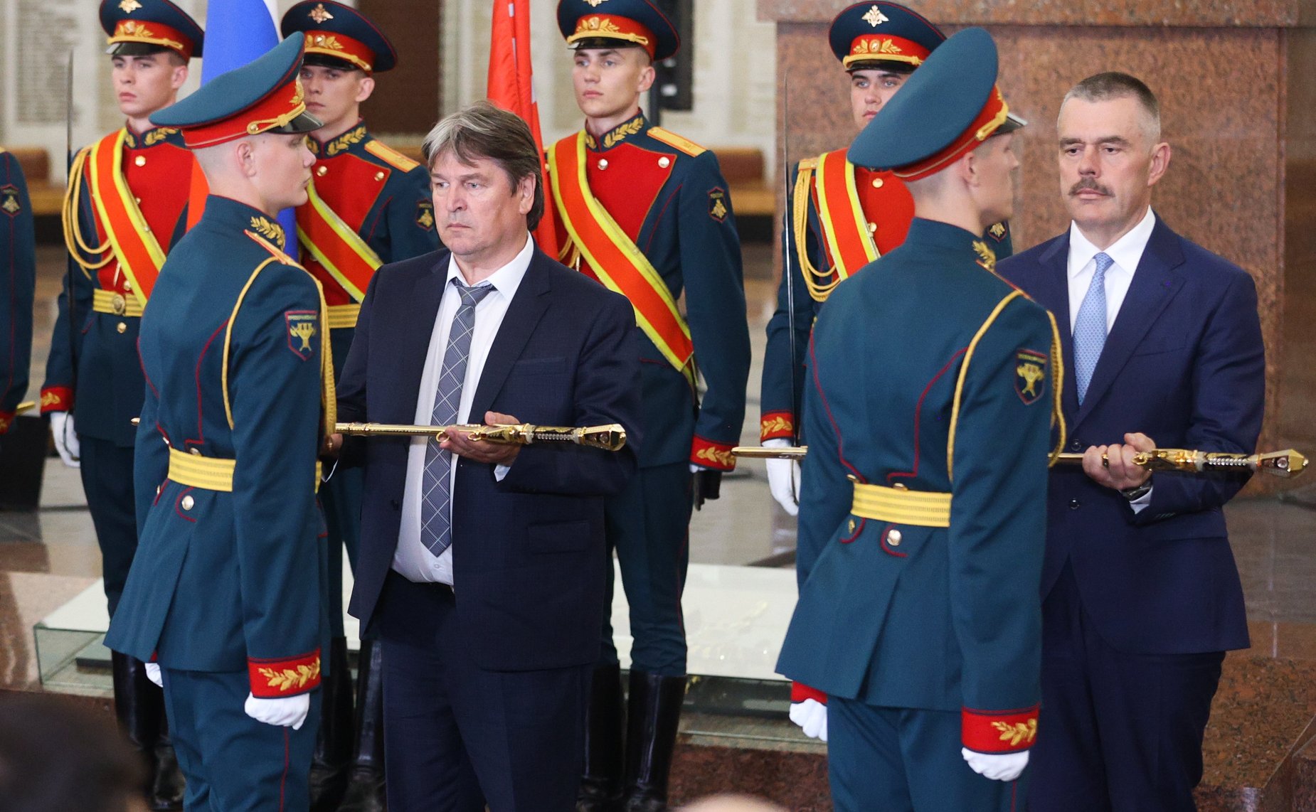 Торжественная церемония передачи «Мечей Победы» Городам воинской славы