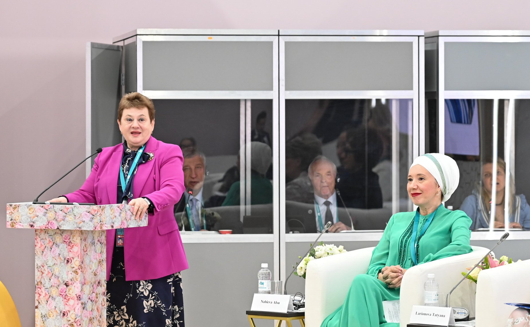 Торжественное открытие трека «Женский взгляд». Мероприятие проходит в рамках XVI Международного экономического форума «Россия – Исламский мир: KazanForum» (фото Пресс-служба Госсовета РТ)