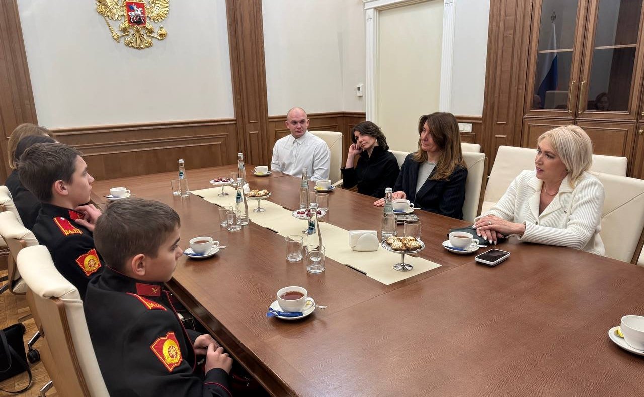 Светлана Кириллова и Юлия Лазуткина провели встречу с семьей участника специальной военной операции