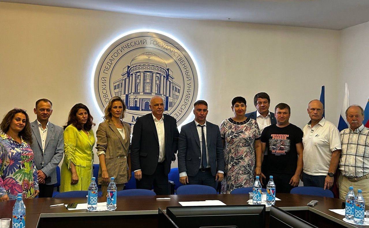 Андрей Шохин осмотрел во Владимирской области ход строительства и реновации общеобразовательных учебных заведений