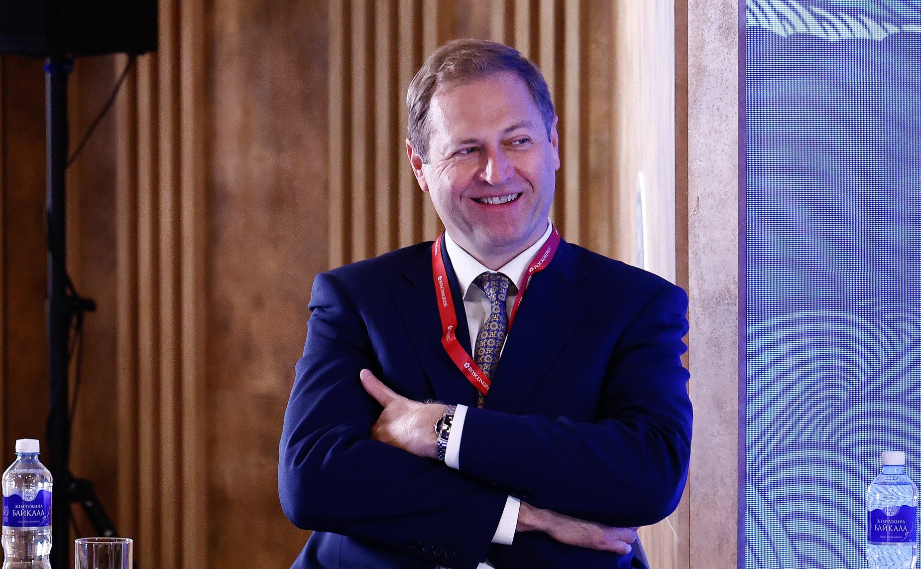 Сессия «Диалог культур коренных народов России и Китая». Сенаторы принимают участие в VIII Восточном экономическом форуме