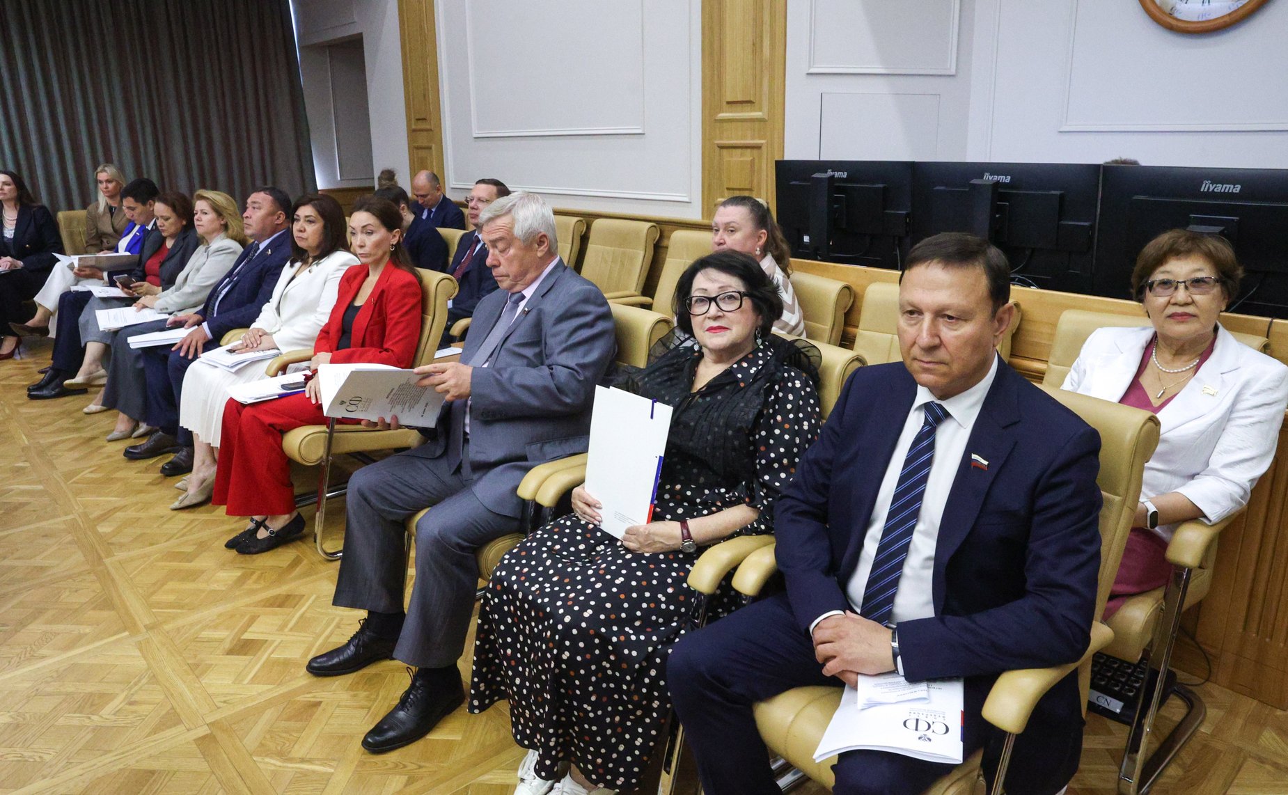 Заседание Комитетов СФ по конституционному законодательству и государственному строительству, обороне и безопасности, по федеративному устройству, региональной политике, МСУ и делам Севера, по аграрно-продовольственной политике и природопользованию