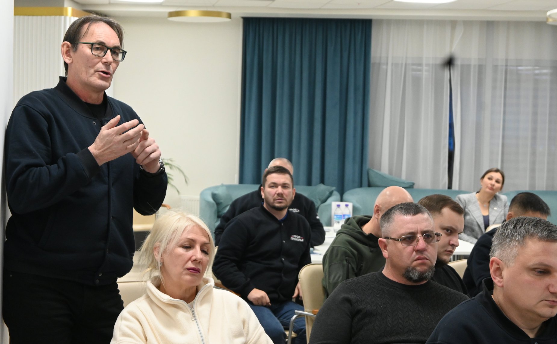 Александр Ролик провел встречу с участниками региональной программы «Герои Приморья»