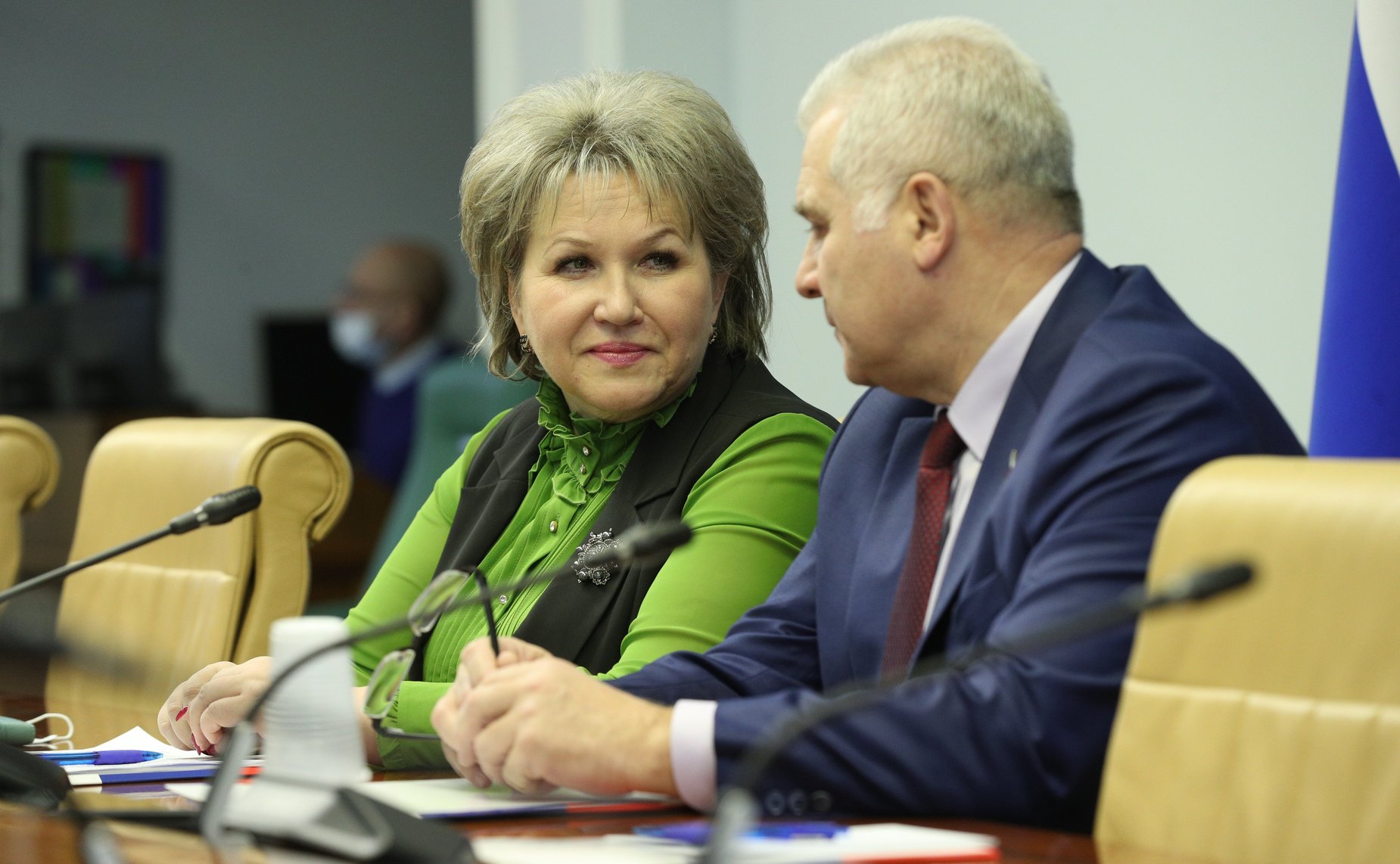 Сенаторы РФ приняли участие в заседании Комитета по обороне и безопасности Палаты молодых законодателей при СФ