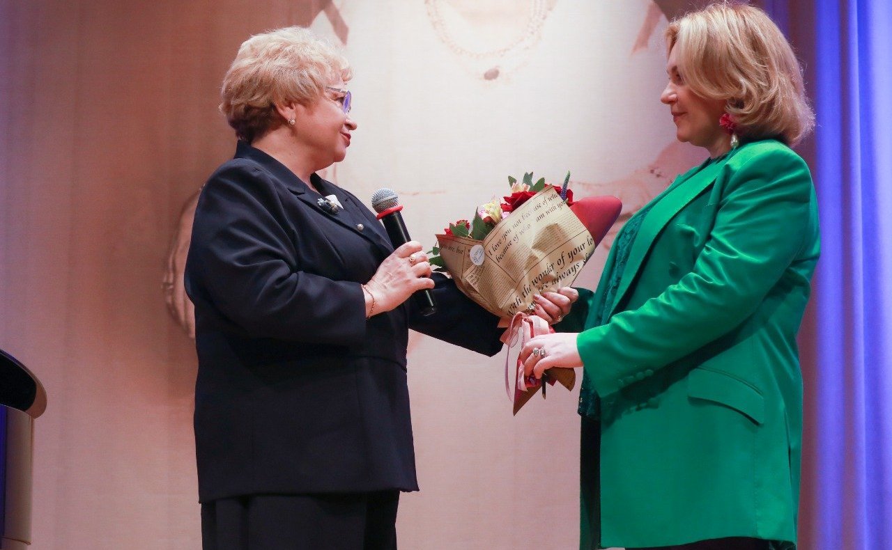 Оксана Хлякина приняла участие в закрытии Х Всероссийского конкурса вокалистов