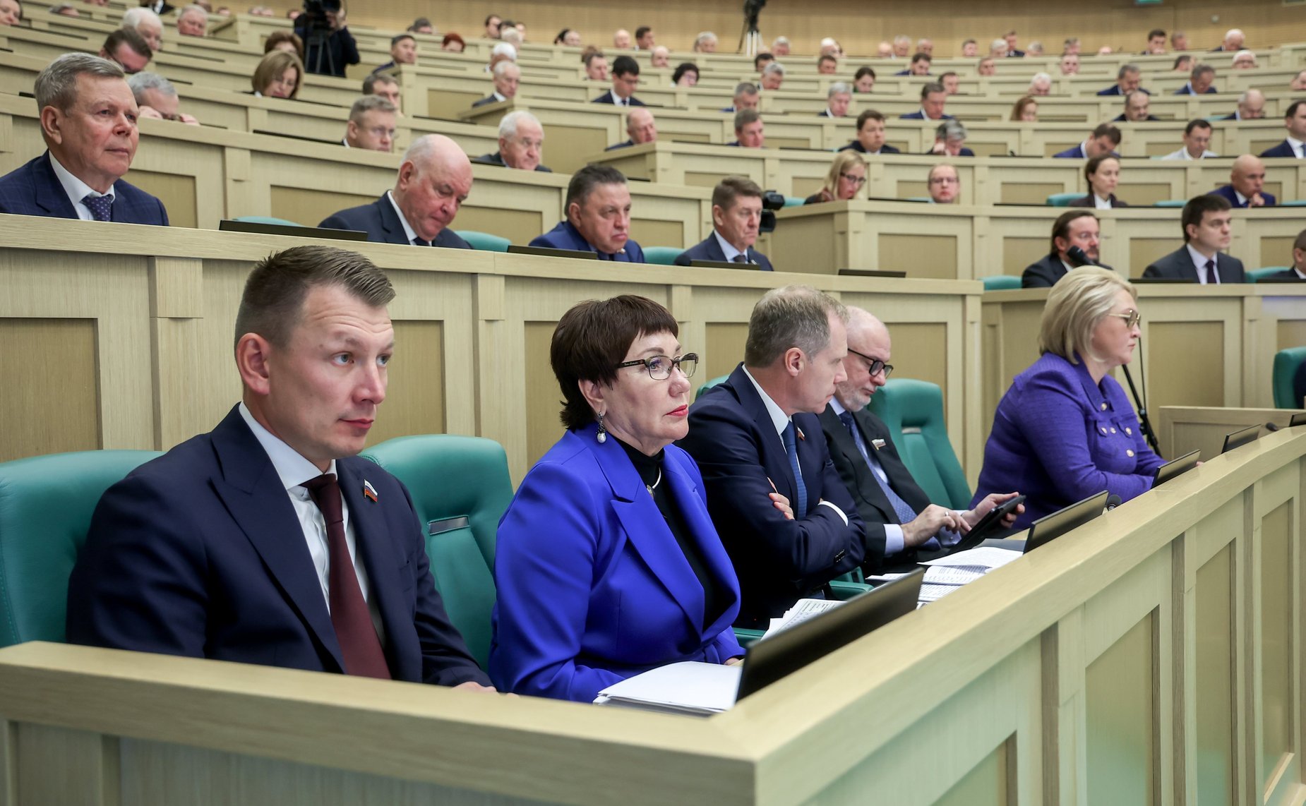 Парламентские слушания на тему «О параметрах проекта федерального бюджета на 2025 год и на плановый период 2026 и 2027 годов»