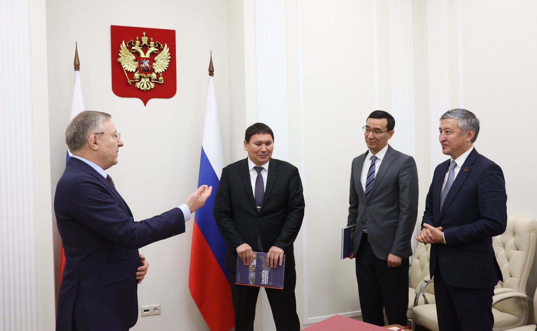 Встреча первого заместителя председателя Комитета СФ по социальной политике Александра Варфоломеева с заместителем Председателя Жогорку Кенеша Киргизской Республики