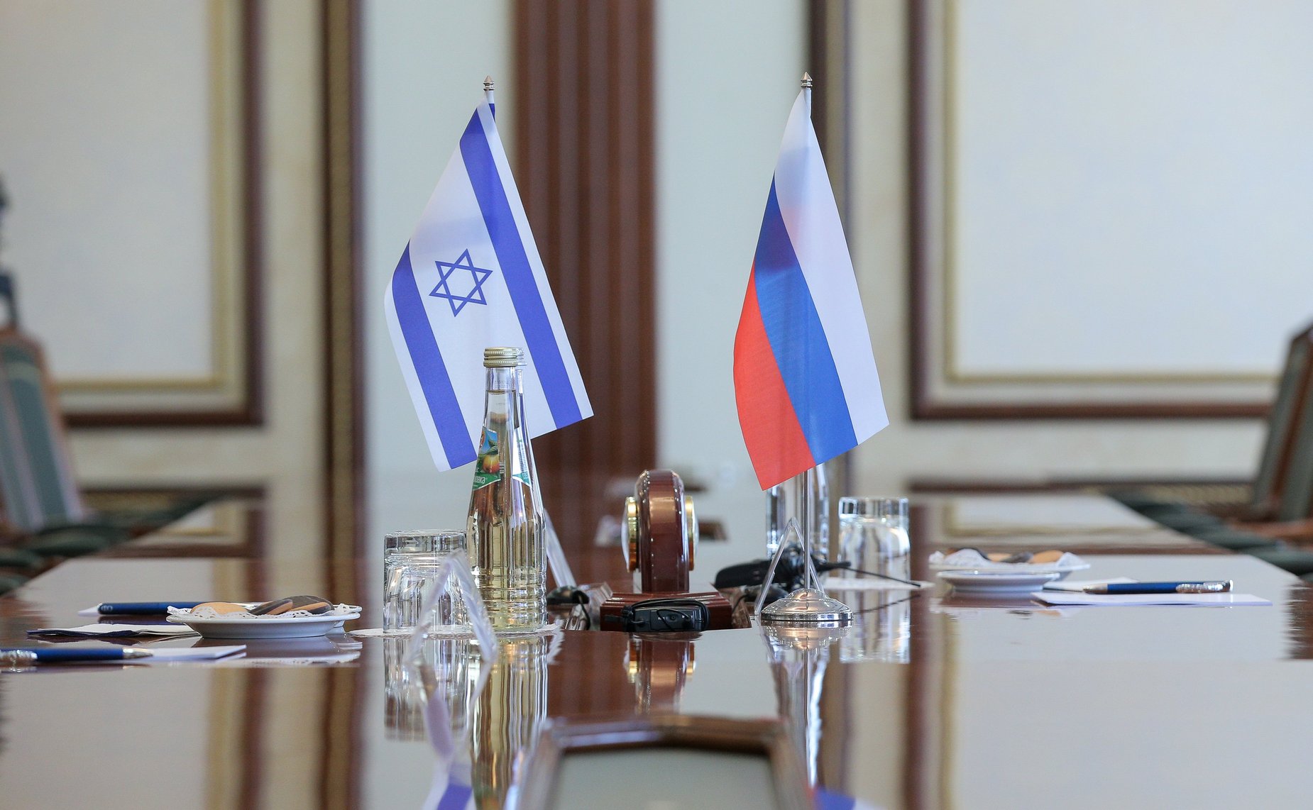 Встреча первого заместителя председателя Комитета СФ по международным делам Владимира Джабарова с Чрезвычайным и полномочным Послом Государства Израиль в РФ Александром Бен Цви