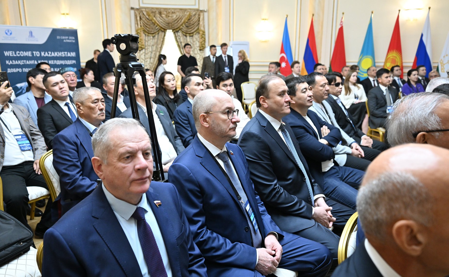 Сенаторы РФ приняли участие в Открытом кубке МПА СНГ по шахматам в рамках проведения мероприятий, посвященных 30-летию Парламента Республики Казахстан