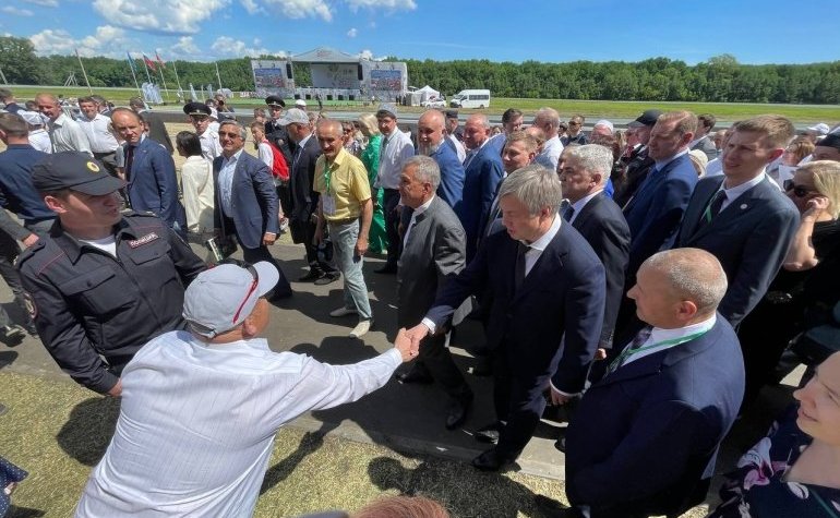 Сергей Рябухин в ходе рабочей поездки в регион принял участие в праздничных мероприятиях XXII федерального Сабантуя в качестве почетного гостя