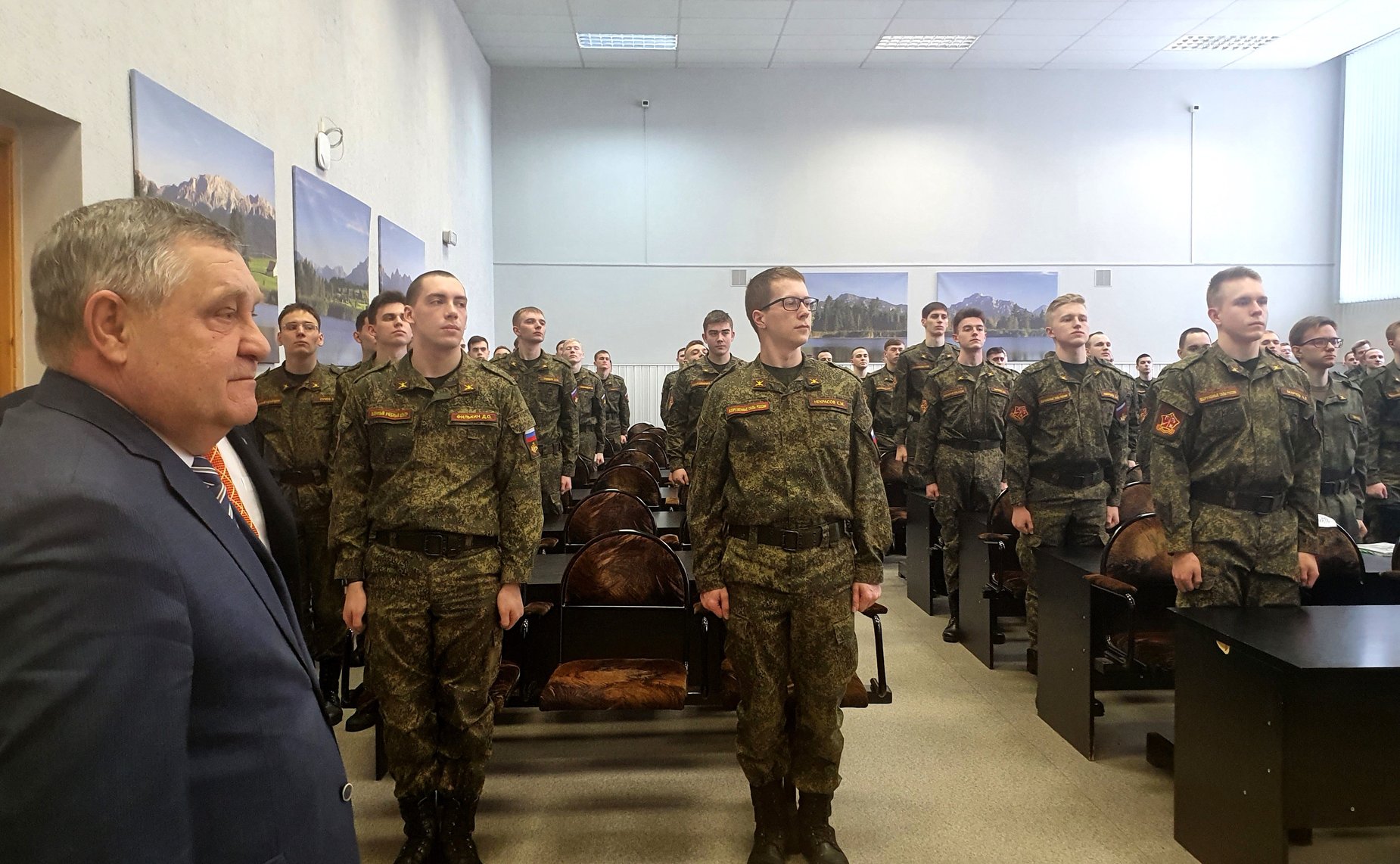 Александр Ракитин посетил военный учебный центр при Петрозаводском Государственном Университете