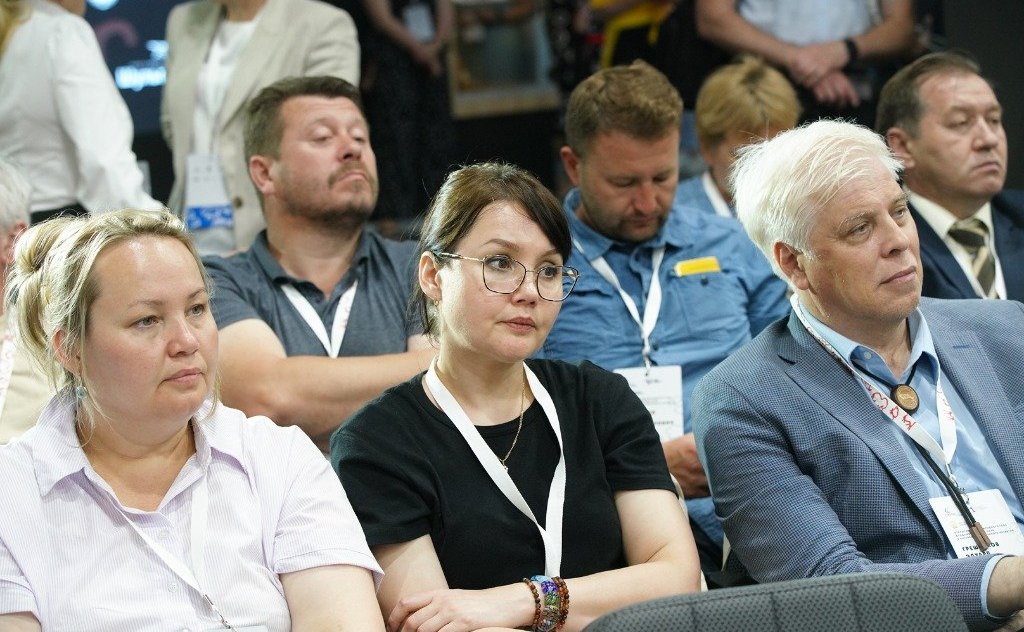 Пленарная сессии на тему «Евразийский вектор международного научно-технологического сотрудничества «Разворот на Восток»