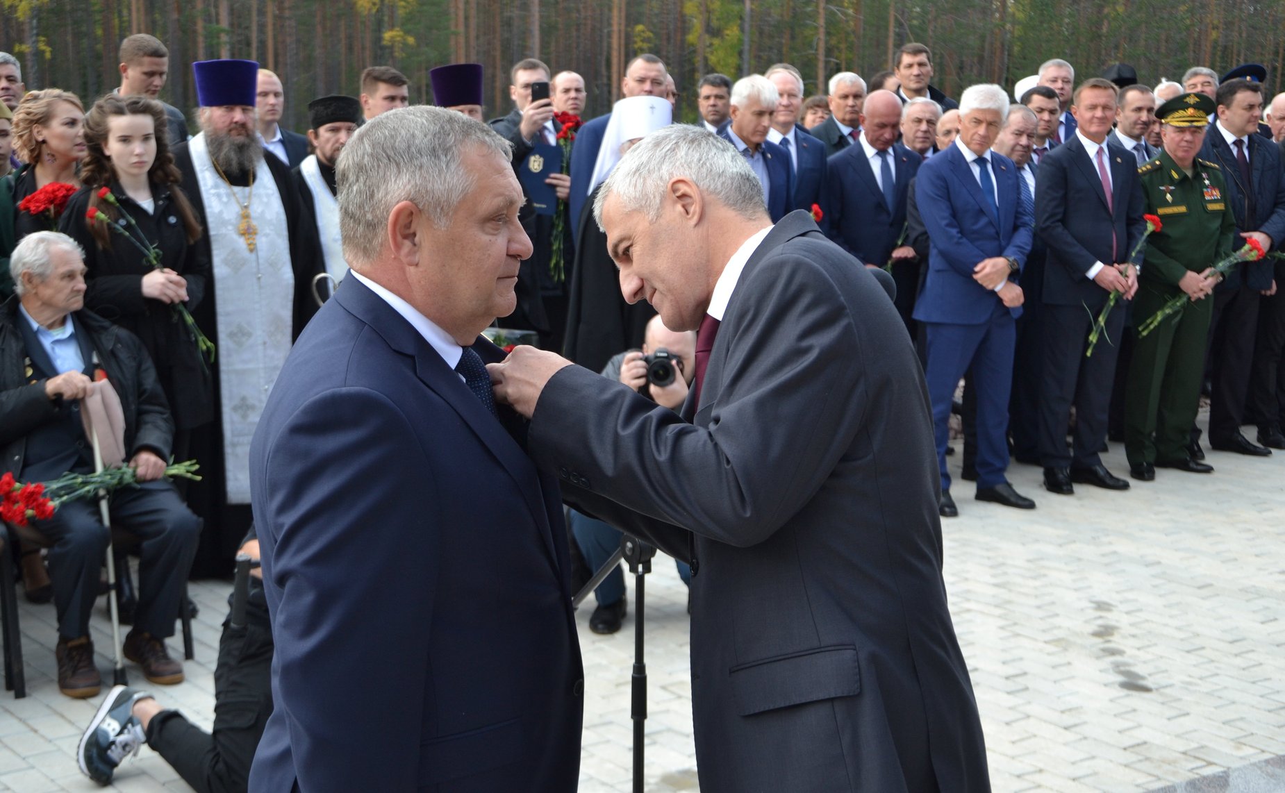 Александр Ракитин в рамках работы в регионе сенатор принял участие в открытии памятной Часовни защитникам Отечества