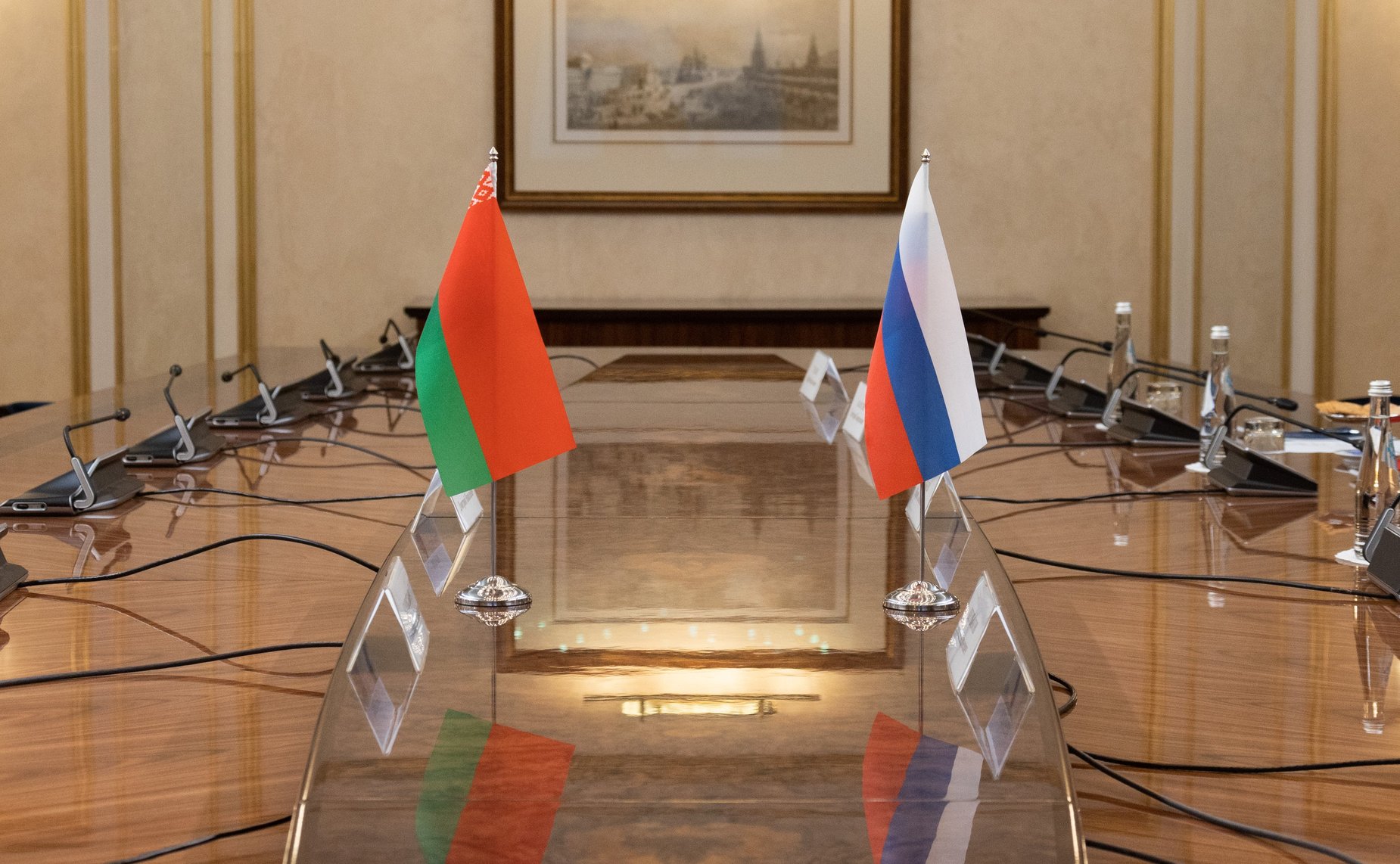 Встреча заместителя Председателя СФ Юрия Воробьева с Чрезвычайным и Полномочным Послом Республики Беларусь в РФ