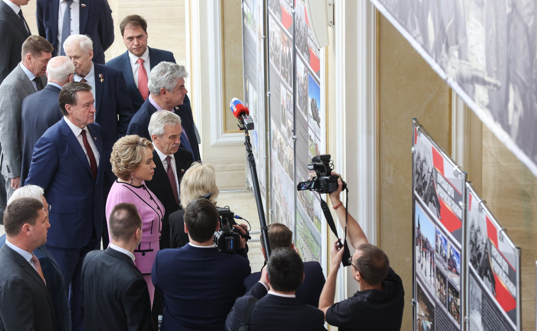 Валентина Матвиенко открыла выставку, посвященную 80-летию Курской битвы