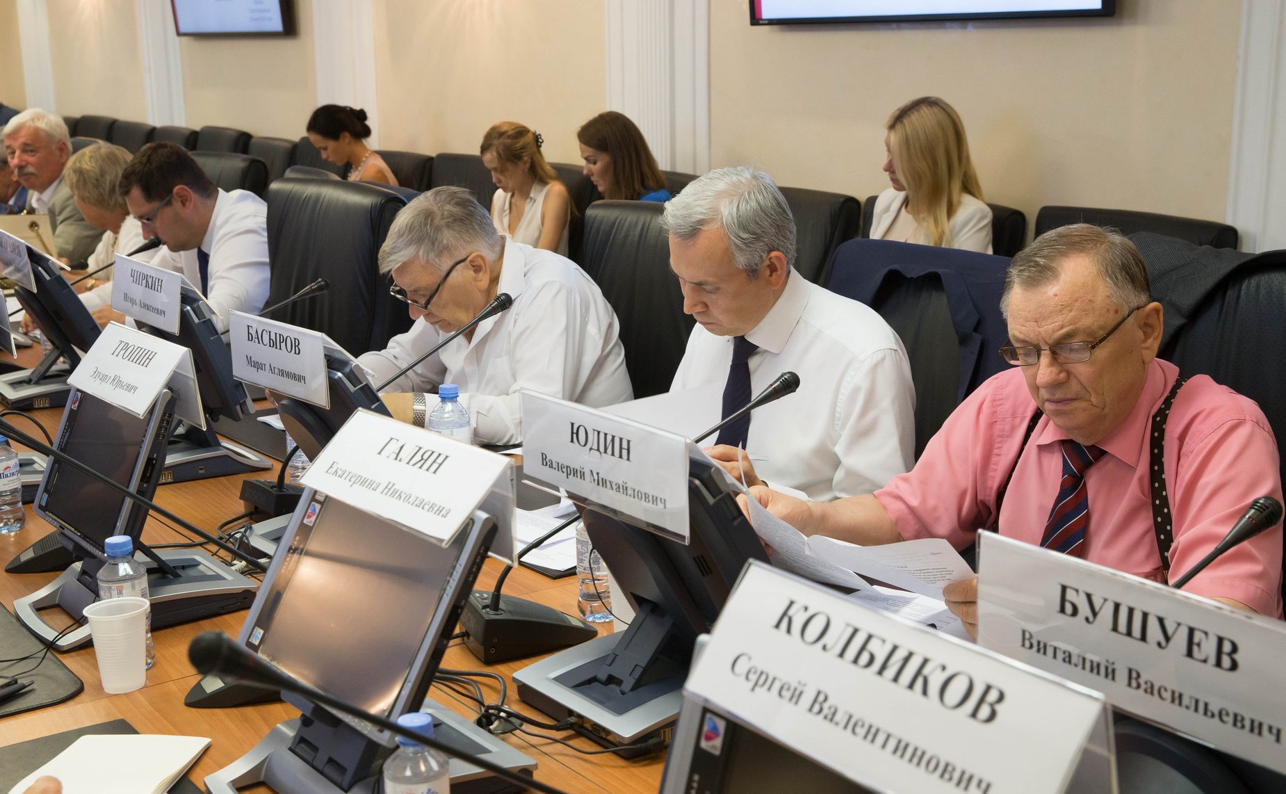 Заседание Экспертного совета Комитета СФ по экономической политике по совершенствованию законодательства в сфере развития топливно-энергетического комплекса