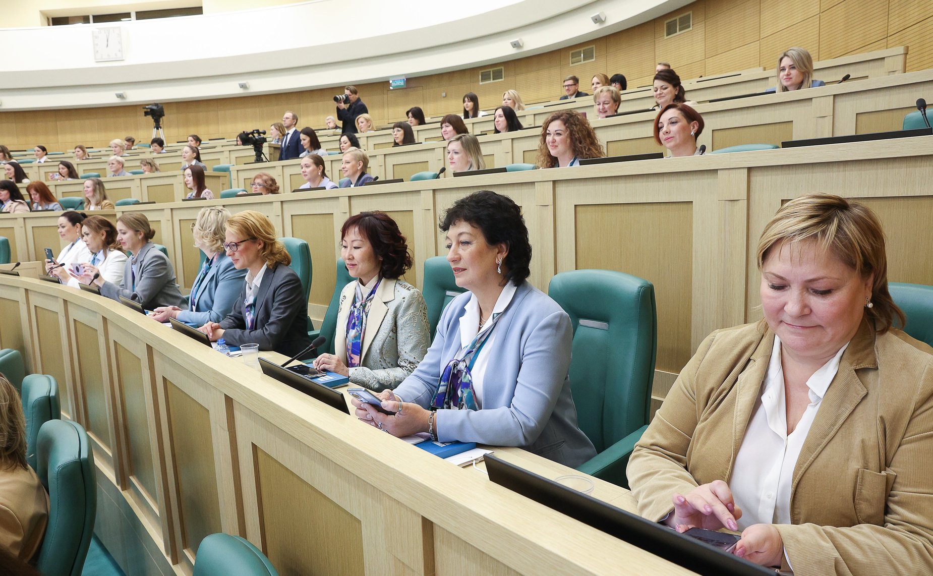 Торжественное мероприятие, посвященное подведению итогов второго международного потока образовательной программы «Женщина-лидер»