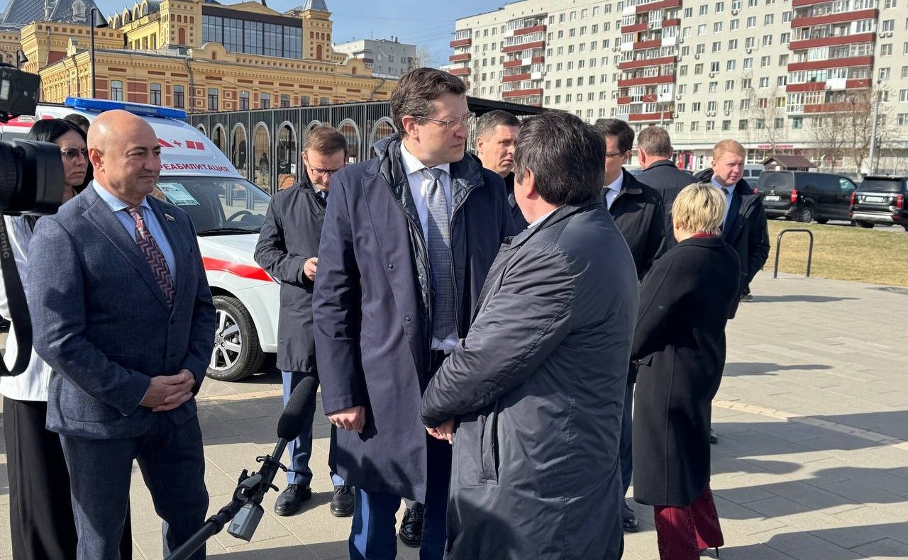 Александр Вайнберг передал автомобиль ветерану специальной военной операции