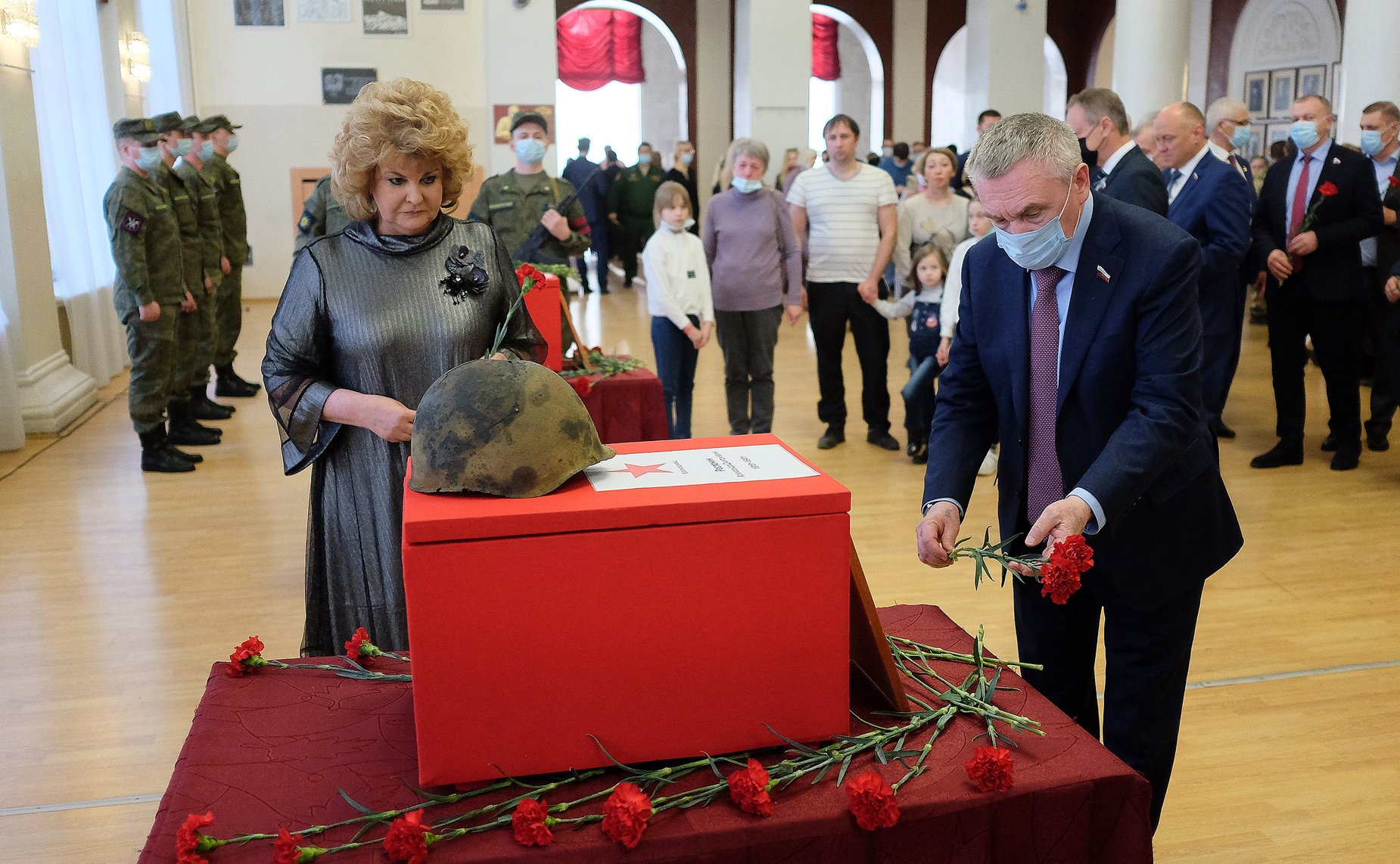 Сенаторы РФ приняли участие в мероприятии, посвященном памяти погибших воинов Великой Отечественной войны — уроженцев Кировской области