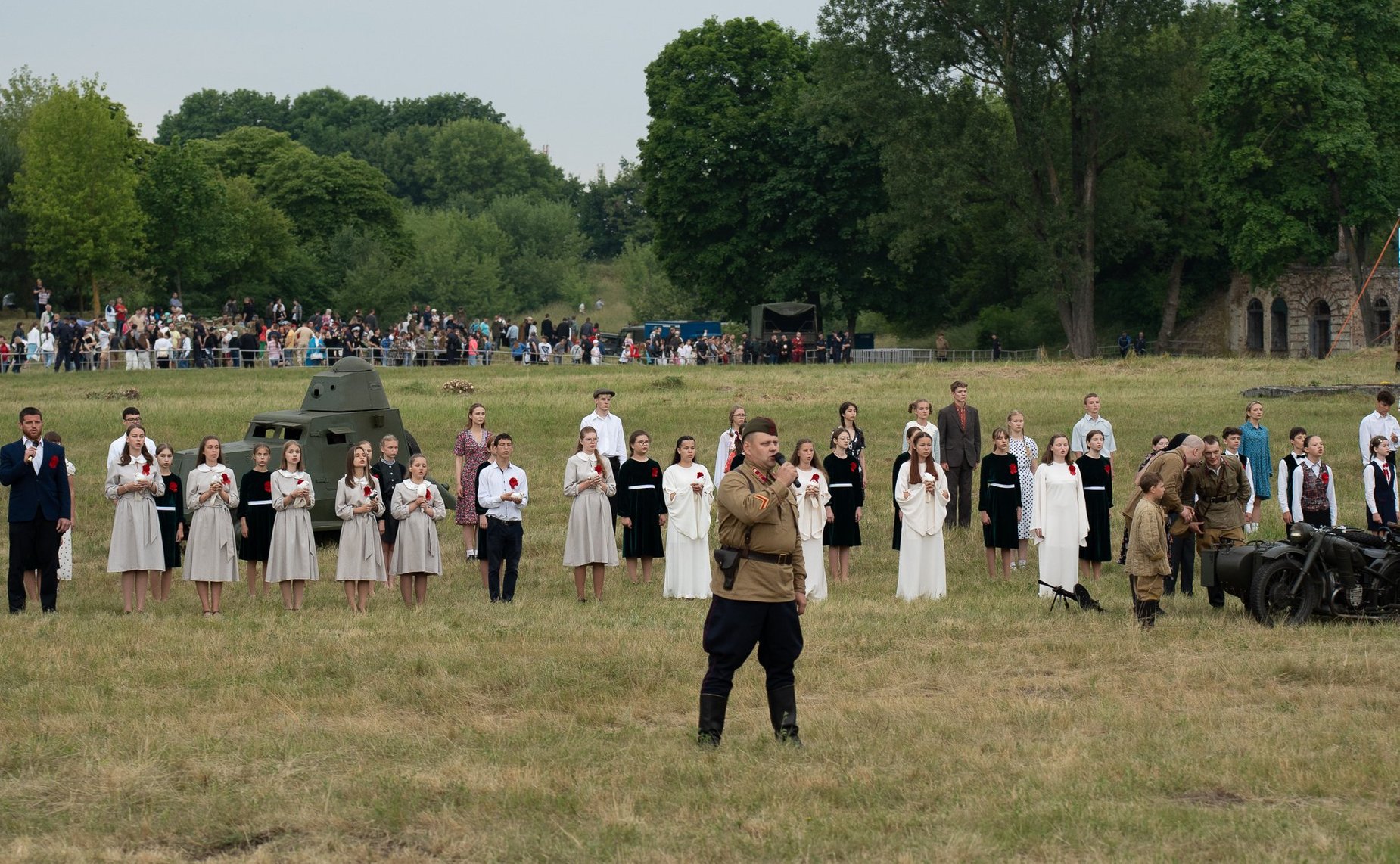 Участники проекта «Поезд Памяти» стали зрителями исторической реконструкции обороны Брестской крепости