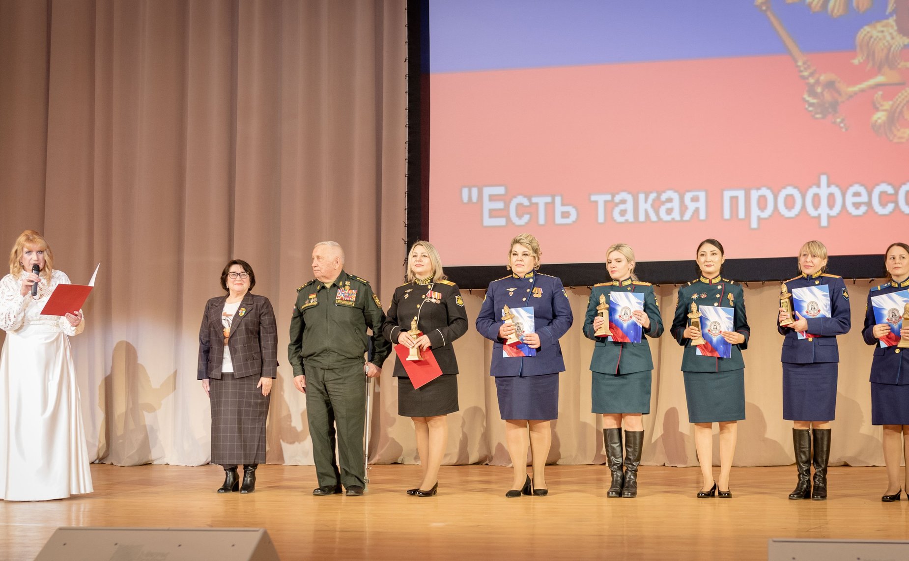 Людмила Талабаева приняла участие в ХХХ Всероссийской Юбилейной Церемонии награждения военнослужащих Российской Армии «Есть такая профессия — Родину защищать»