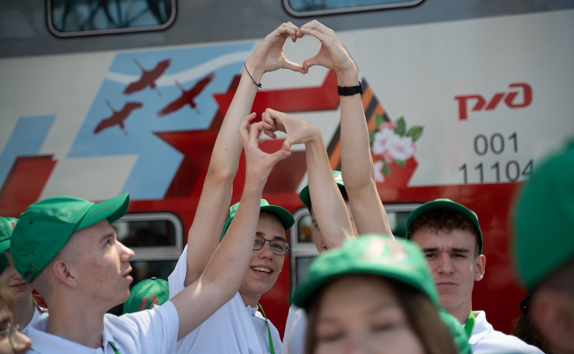 На перроне брестского вокзала школьники из России, Армении и Киргизии встретились с участниками проекта из Белоруссии