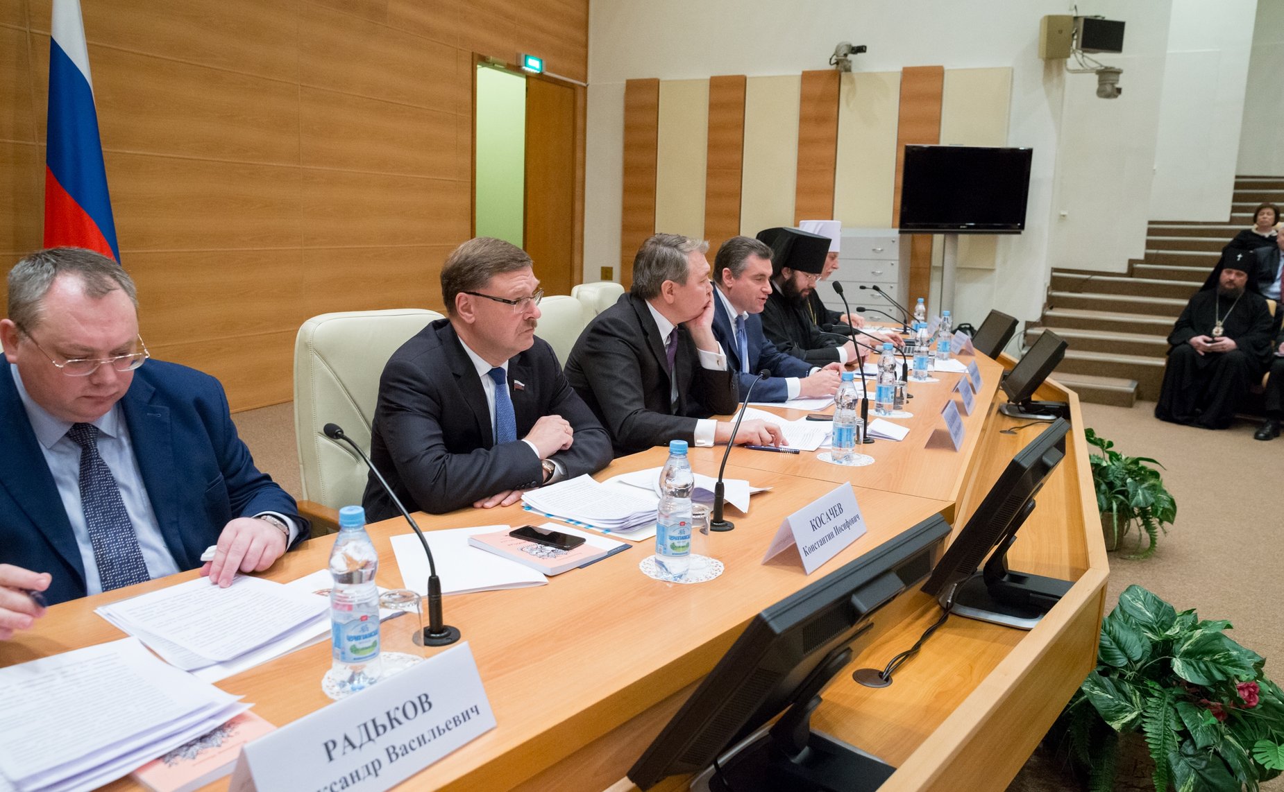 Заседание «круглого стола» по тему «Соотечественники за рубежом: прошлое и настоящее»