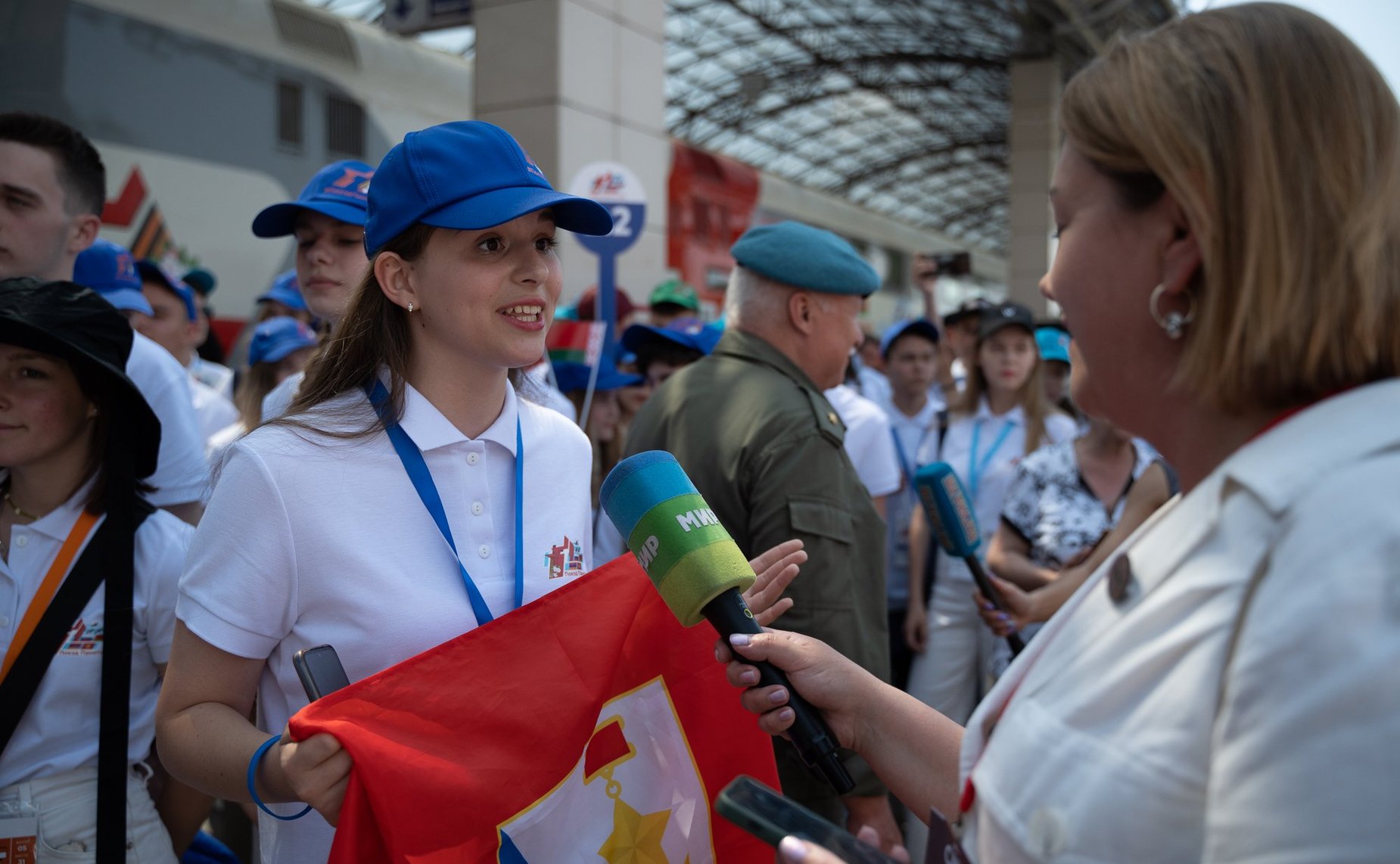 На перроне брестского вокзала школьники из России, Армении и Киргизии встретились с участниками проекта из Белоруссии