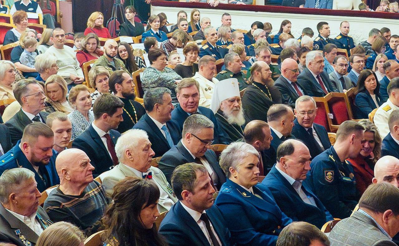 Александр Савин принял участие в прошедшем в регионе торжественном собрании, посвящённом Дню работника прокуратуры