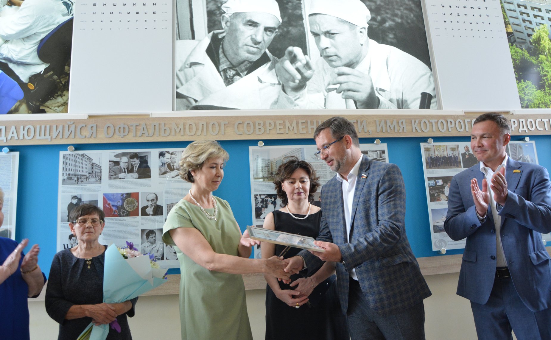 Николай Владимиров в родной школе № 31 города Чебоксары, которая носит имя академика Святослава Федорова, принял участие в торжественном открытии выставочной экспозиции, посвященной великому офтальмологу