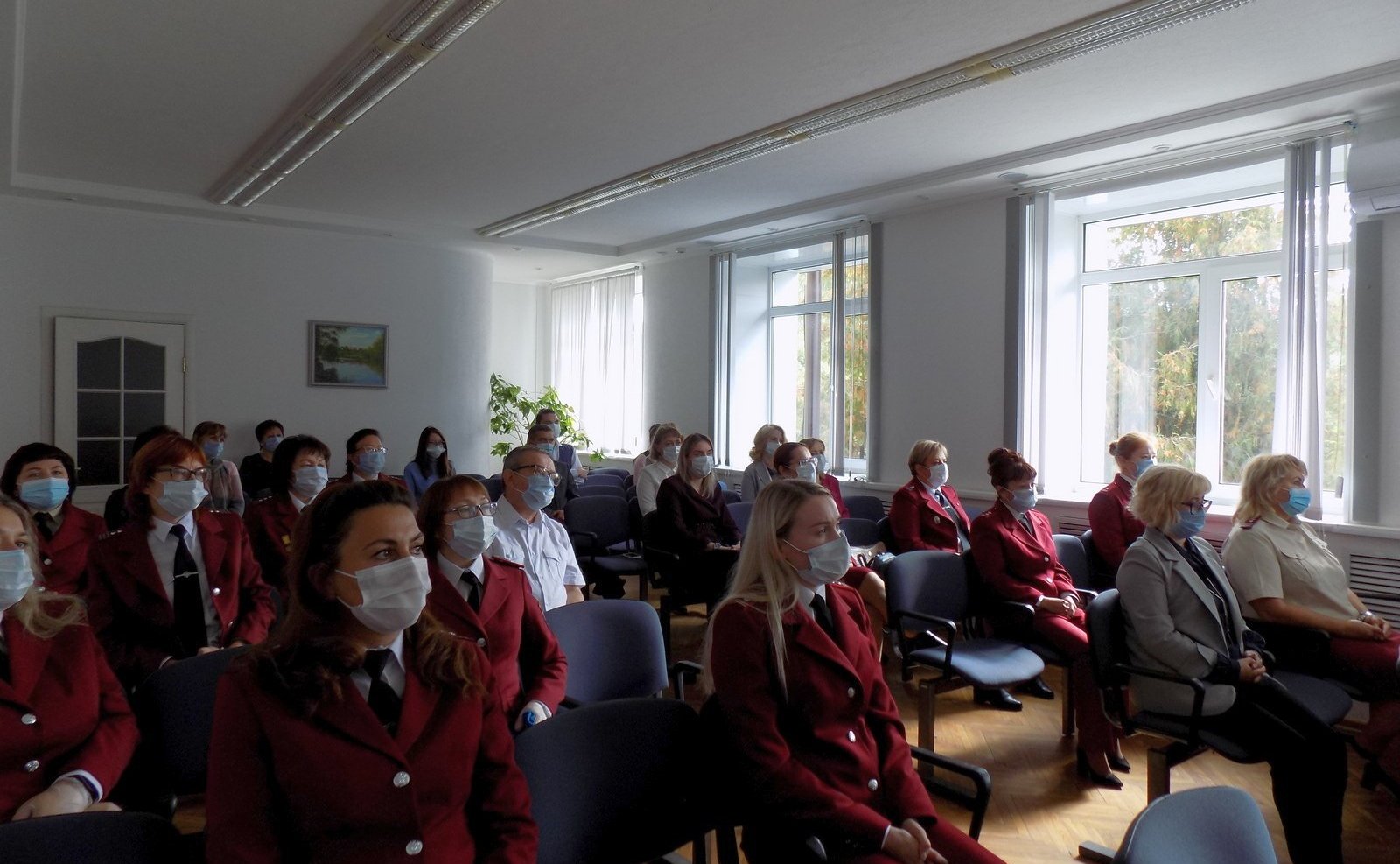 Сергей Мартынов посетил ООО «НПФ «Геникс», который специализируется на разработке и производстве дезинфицирующих жидкостей, используемых для уборки помещений