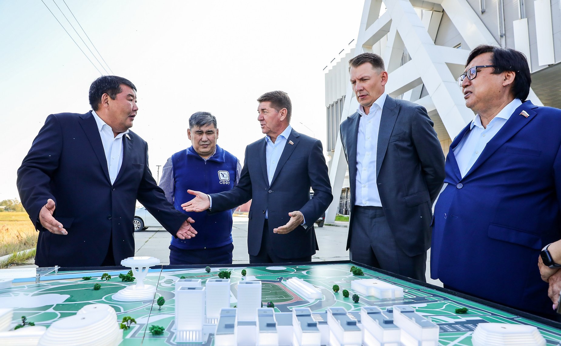 Сенаторы РФ в рамках выездного совещания Комитета СФ по федеративному устройству, региональной политике, местному самоуправлению и делам Севера посетили университеты и социальные объекты