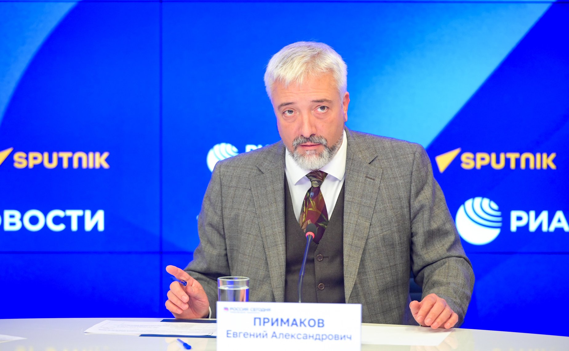 Сергей Карякин принял участие в пресс-конференции, посвященной запуску международного проекта «Шахматная дипломатия в Русских домах»