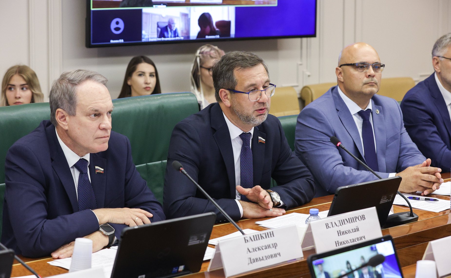 Круглый стол Комитета Совета Федерации по конституционному законодательству и государственному строительству на тему «Проблемы качества оказания юридических услуг: квалифицированное юридическое представительство и адвокатура. Пути взаимодействия»