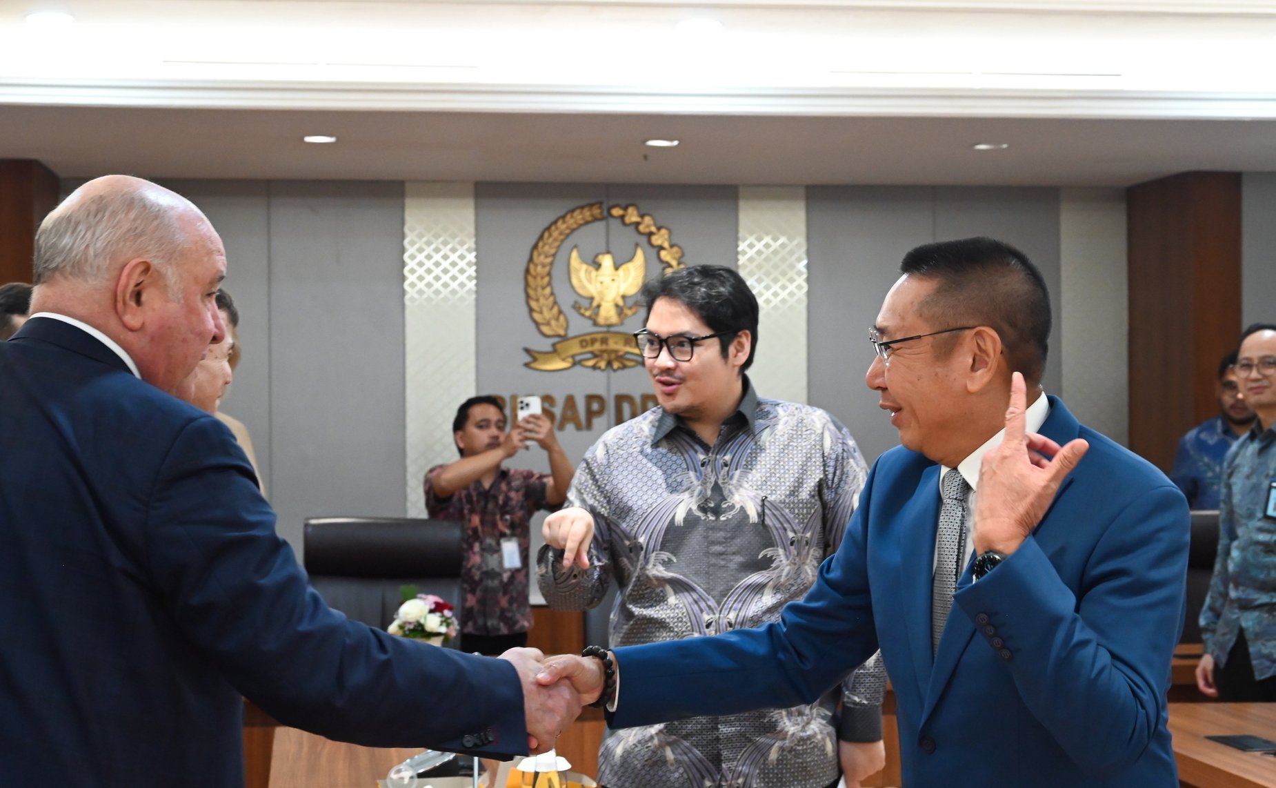 Сенаторы провели переговоры с Равиндрой Аирлангой и председателем Группы дружбы Совета народных представителей Республики Индонезии с нижней палатой российского парламента Вихади Виджаянто