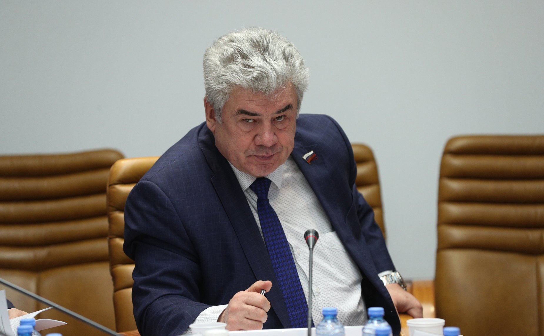 Виктор Бондарев